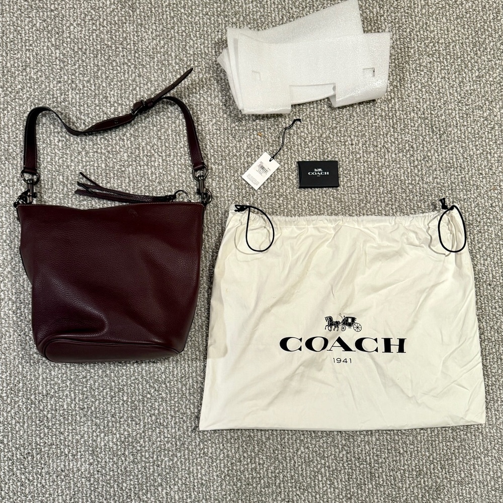 NWT Coach Women’s Ox Blood Medium Bucket Bag